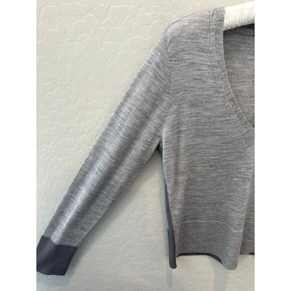 RAG & BONE | Gray Contrast Merino Wool V-Neck Sweater | Medium - Picture 3 of 7